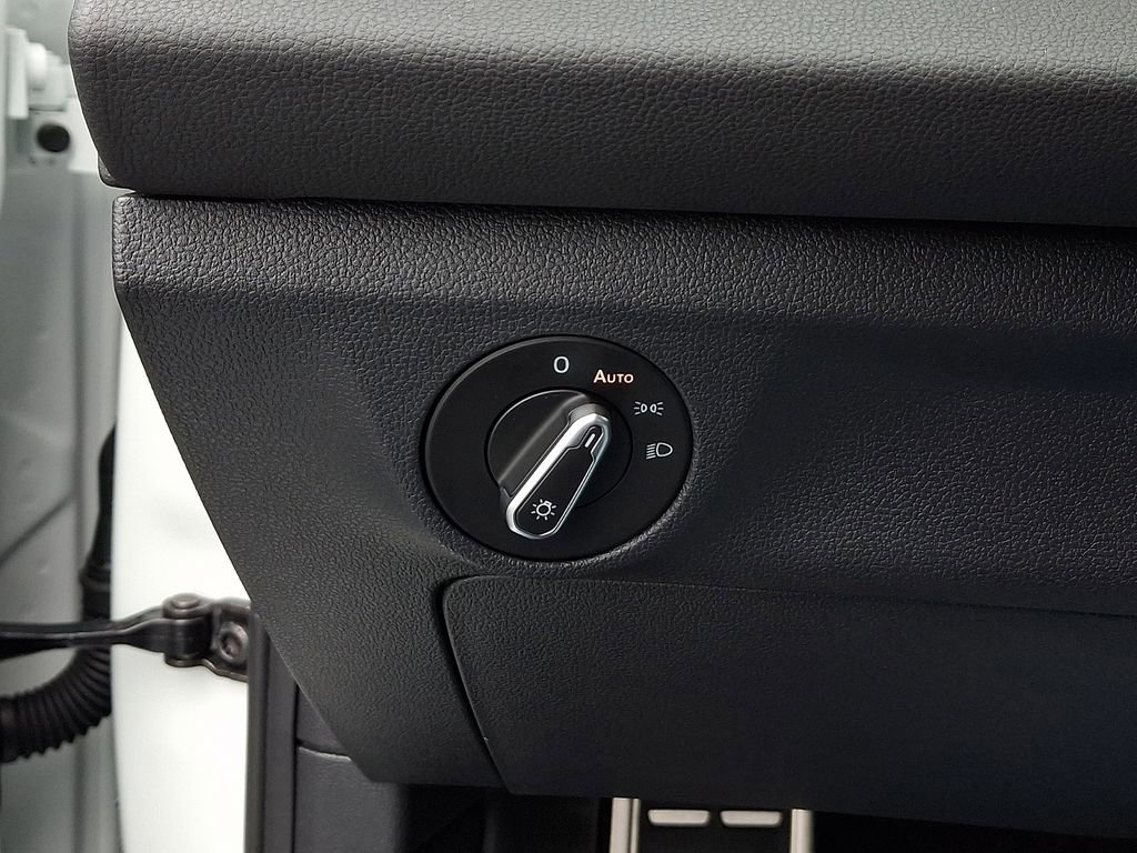 Certified 2025 Volkswagen Jetta Sport image 26