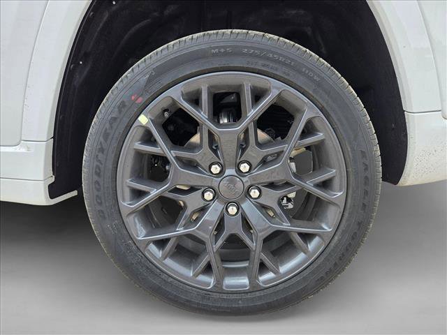 New 2026 Jeep Grand Cherokee Summit w/ Obsidian Package image 10