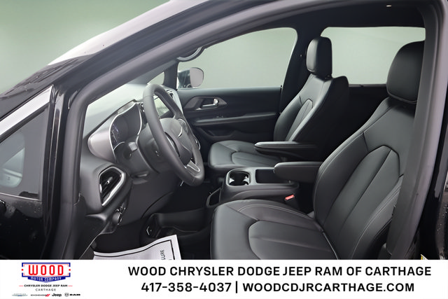 New 2026 Chrysler Voyager LX FWD image 12