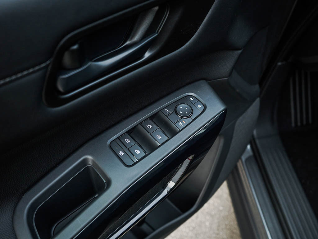 New 2025 Nissan Pathfinder SV image 20