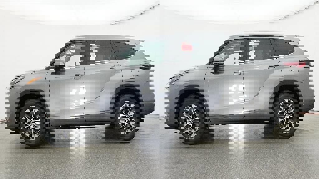 New 2026 Toyota Highlander XLE image 19