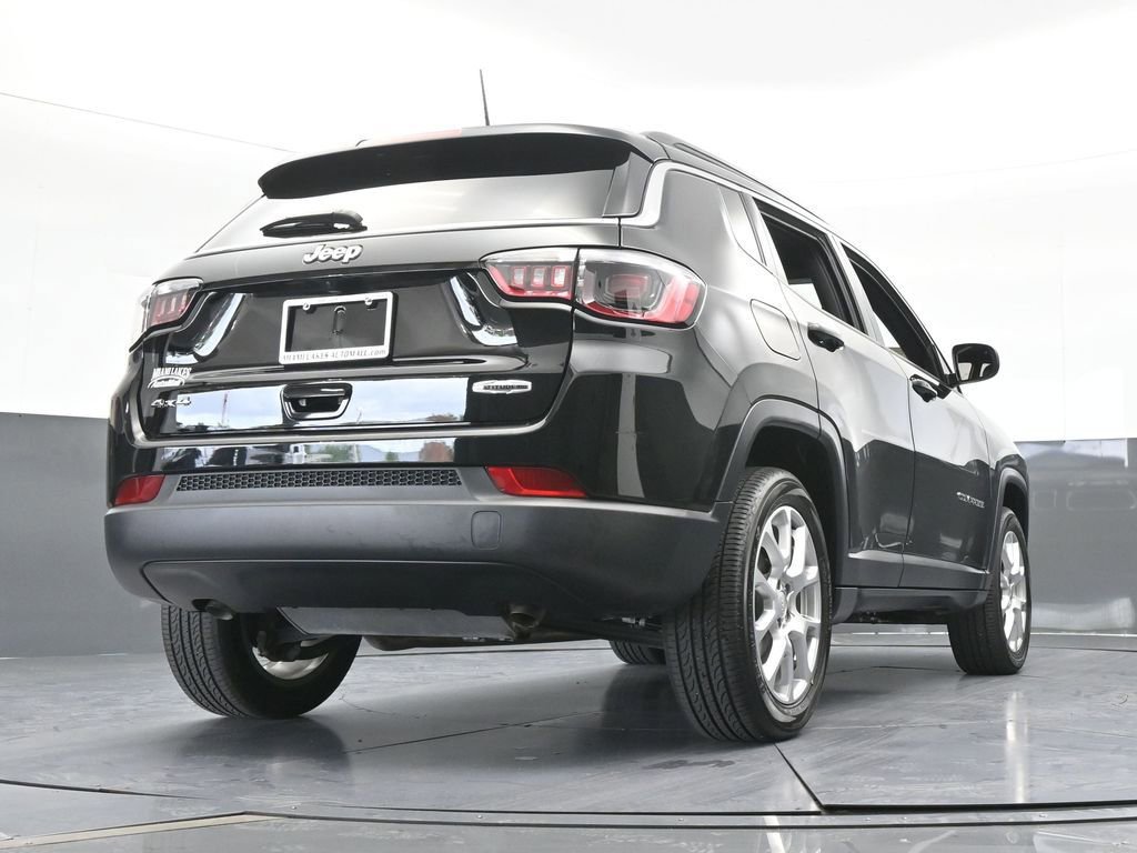 Used 2024 Jeep Compass Latitude image 53