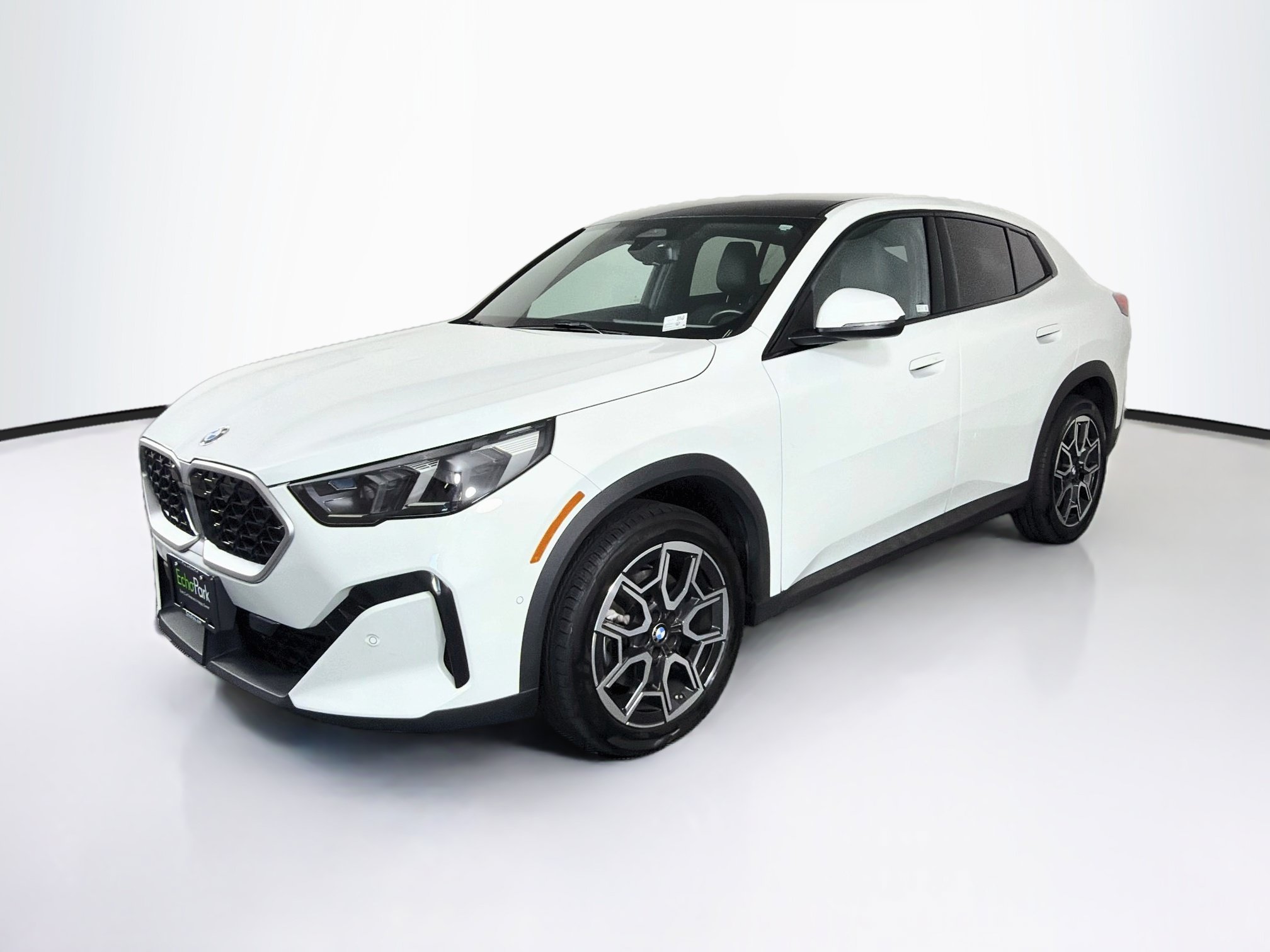 Used 2026 BMW X2 xDrive28i AWD/4WD image 3