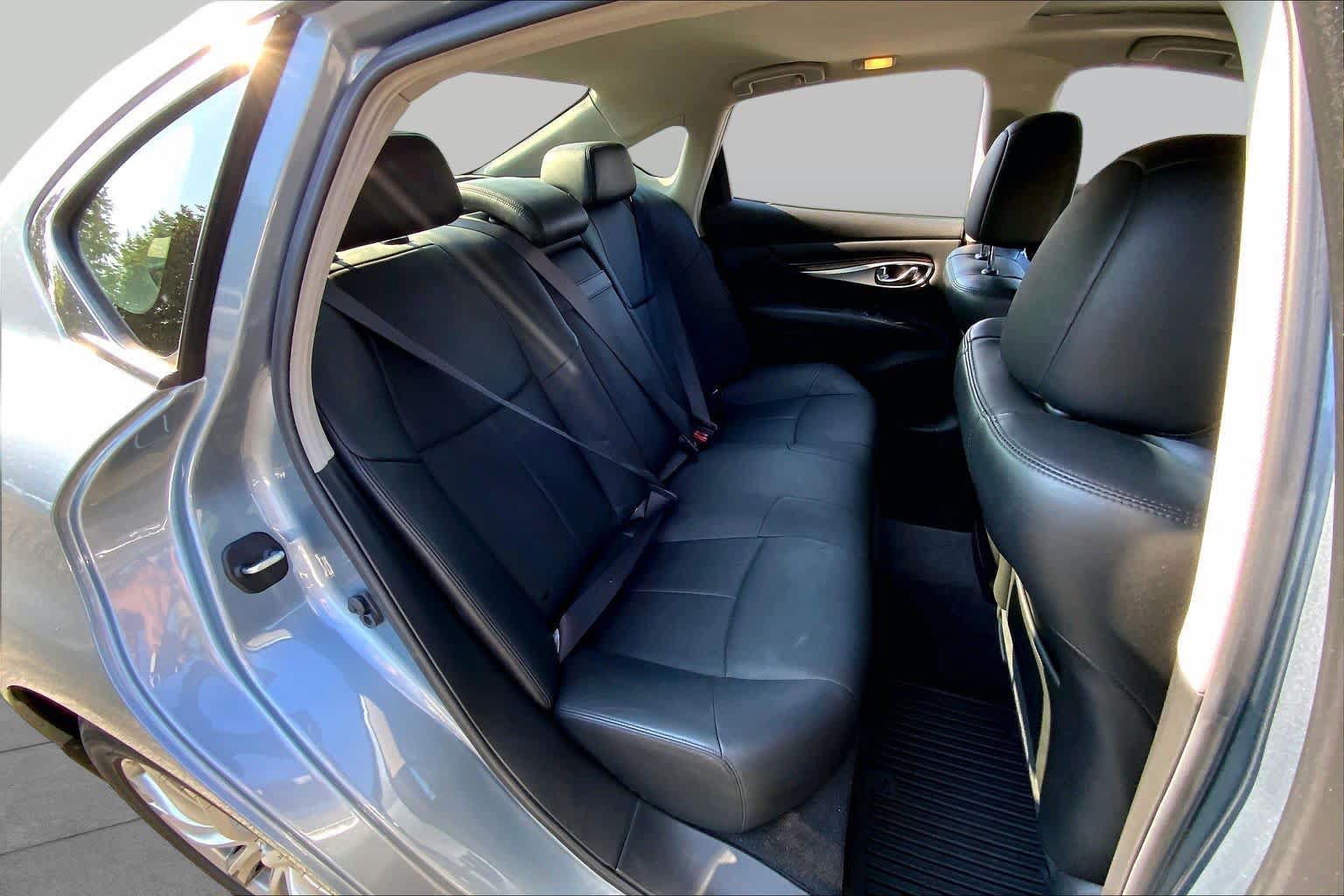 Used 2016 INFINITI Q70 3.7 AWD/4WD image 20