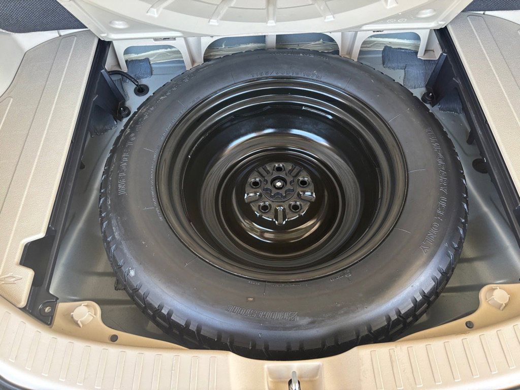 Used 2011 Toyota Venza w/ Leather Pkg FWD image 30