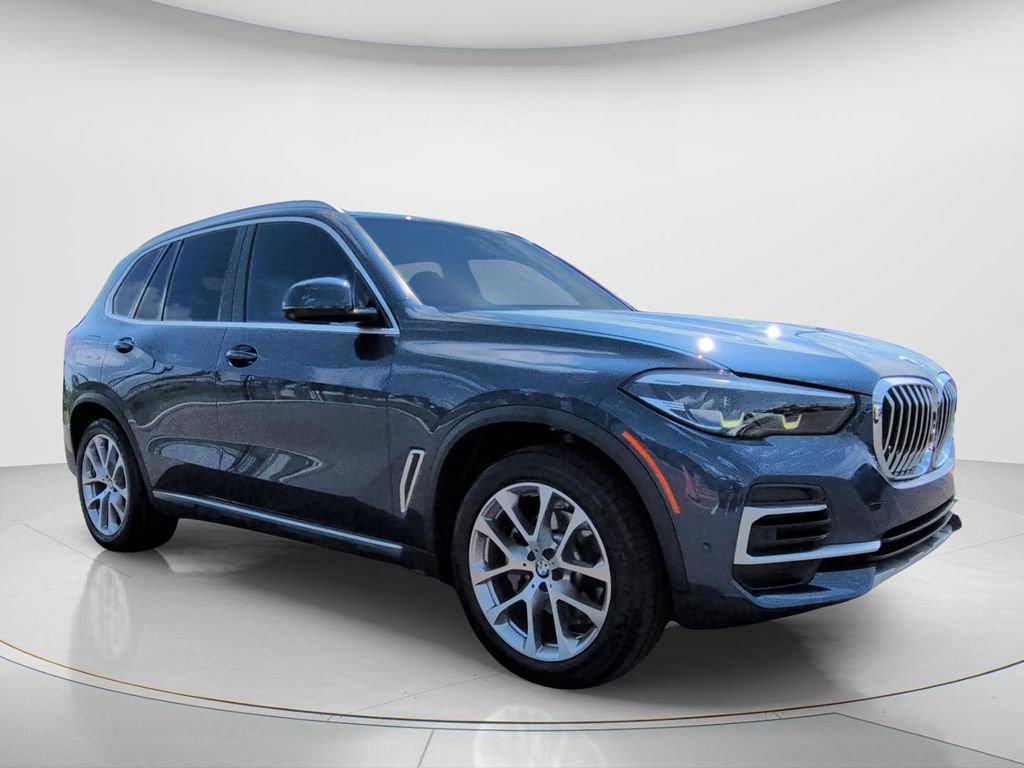 Used 2022 BMW X5 xDrive40i w/ Premium Package AWD/4WD image 3