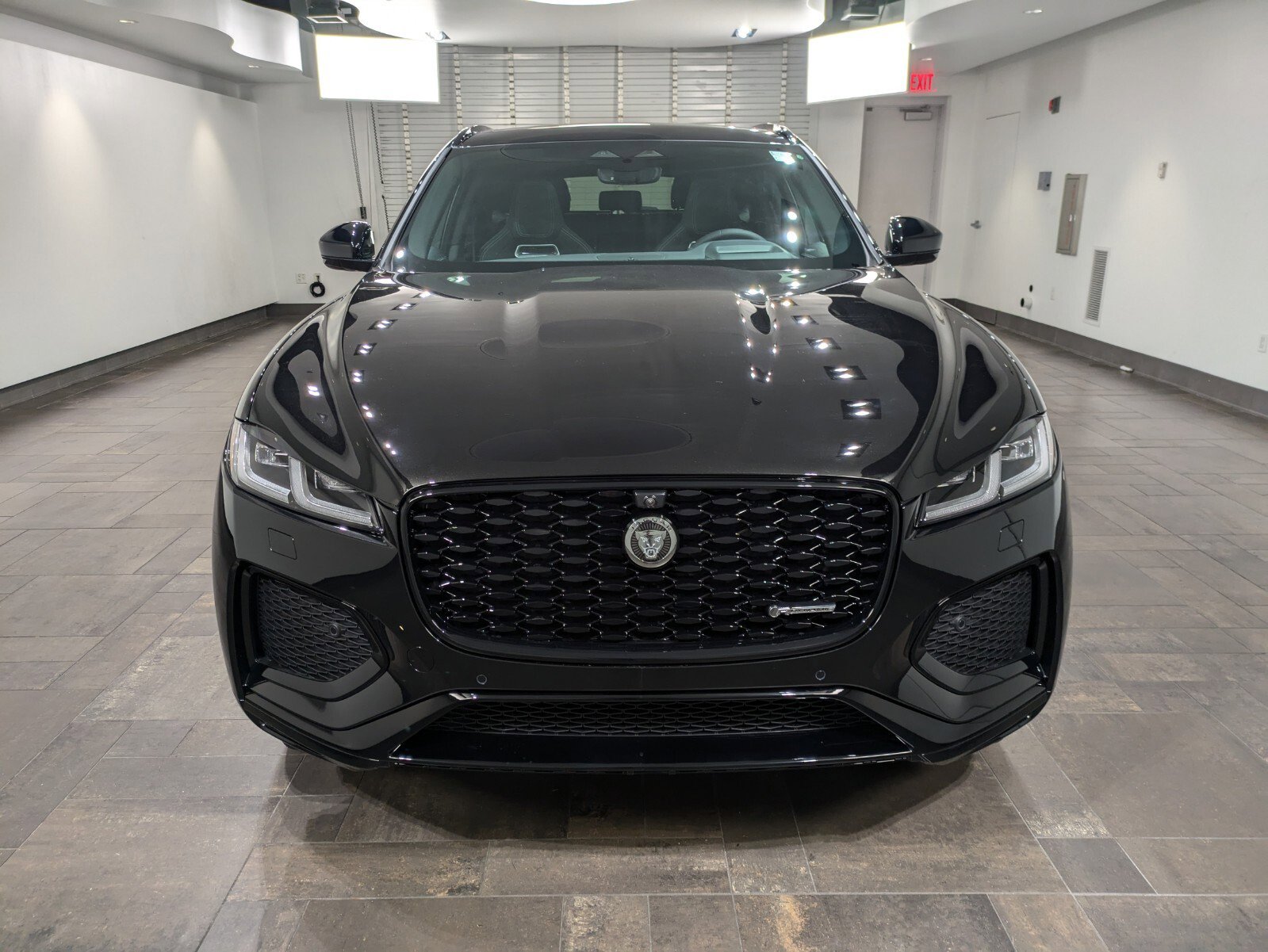 Used 2025 Jaguar F-PACE R-Dynamic S image 2
