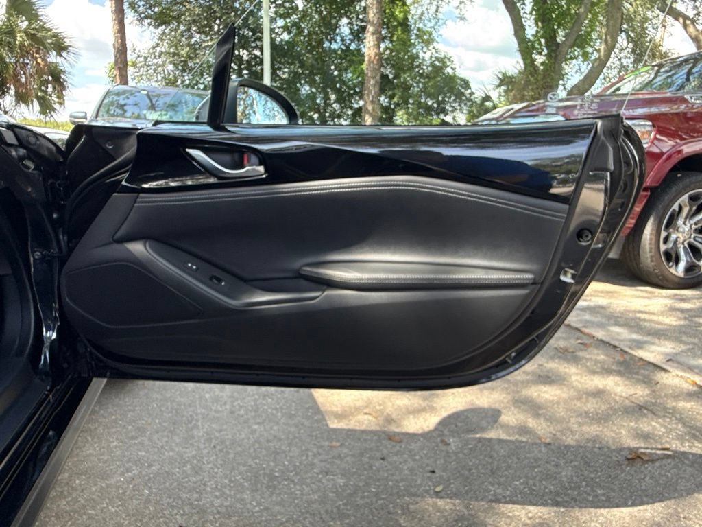 Used 2025 MAZDA MX-5 Miata RF Grand Touring RWD image 68