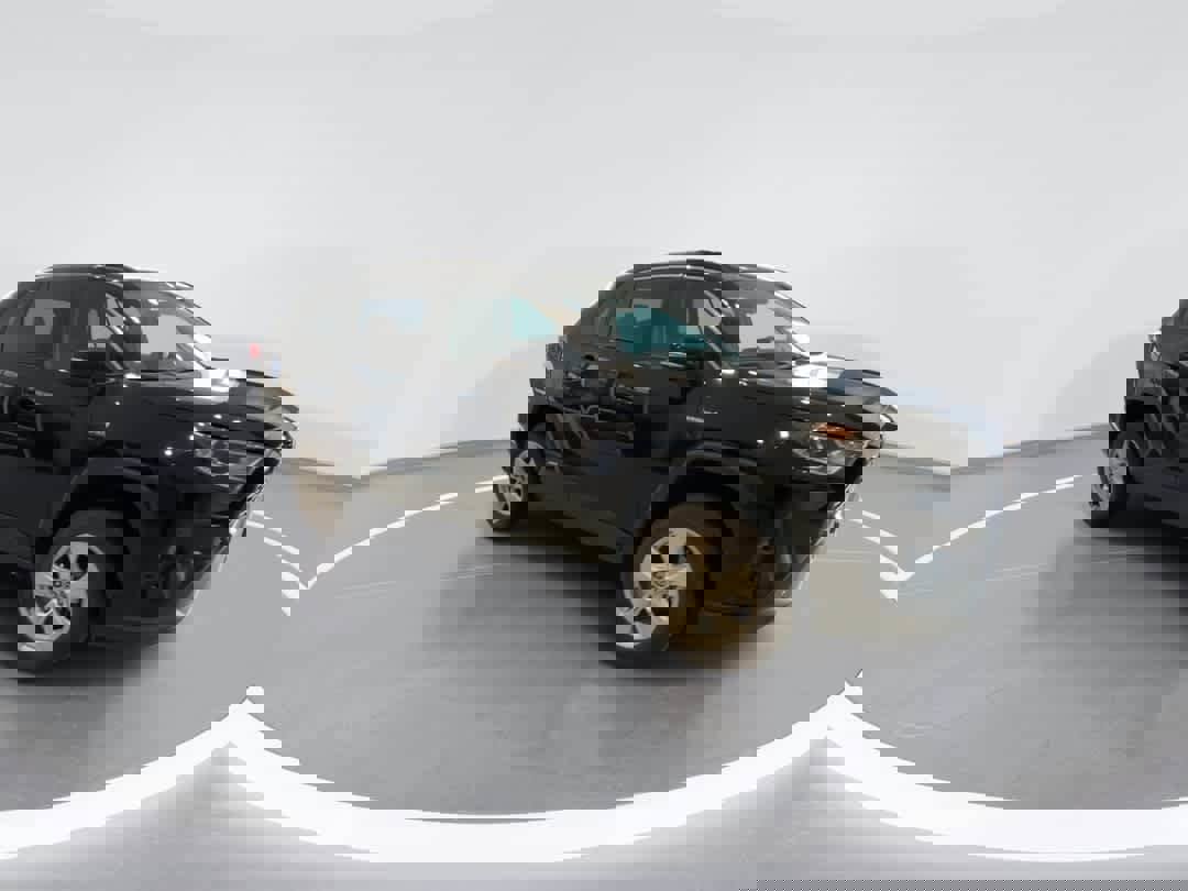 Used 2021 Toyota RAV4 XLE w/ Convenience Package image 2