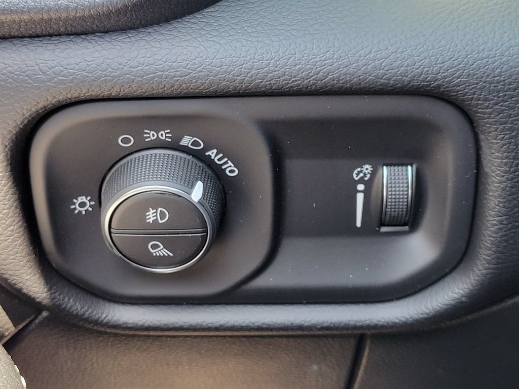 New 2026 RAM 2500 Big Horn AWD/4WD image 13