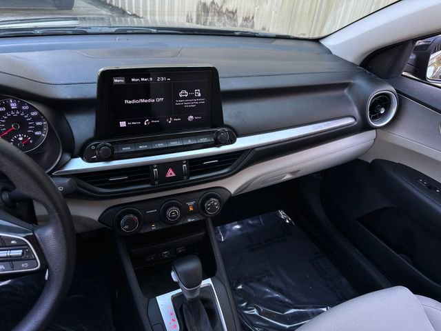 Used 2023 Kia Forte LXS w/ LXS Technology Package image 17