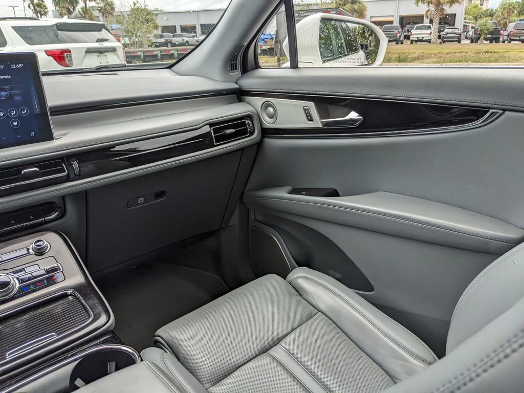 Used 2021 Lincoln Nautilus Reserve w/ Equipment Group 202A image 18