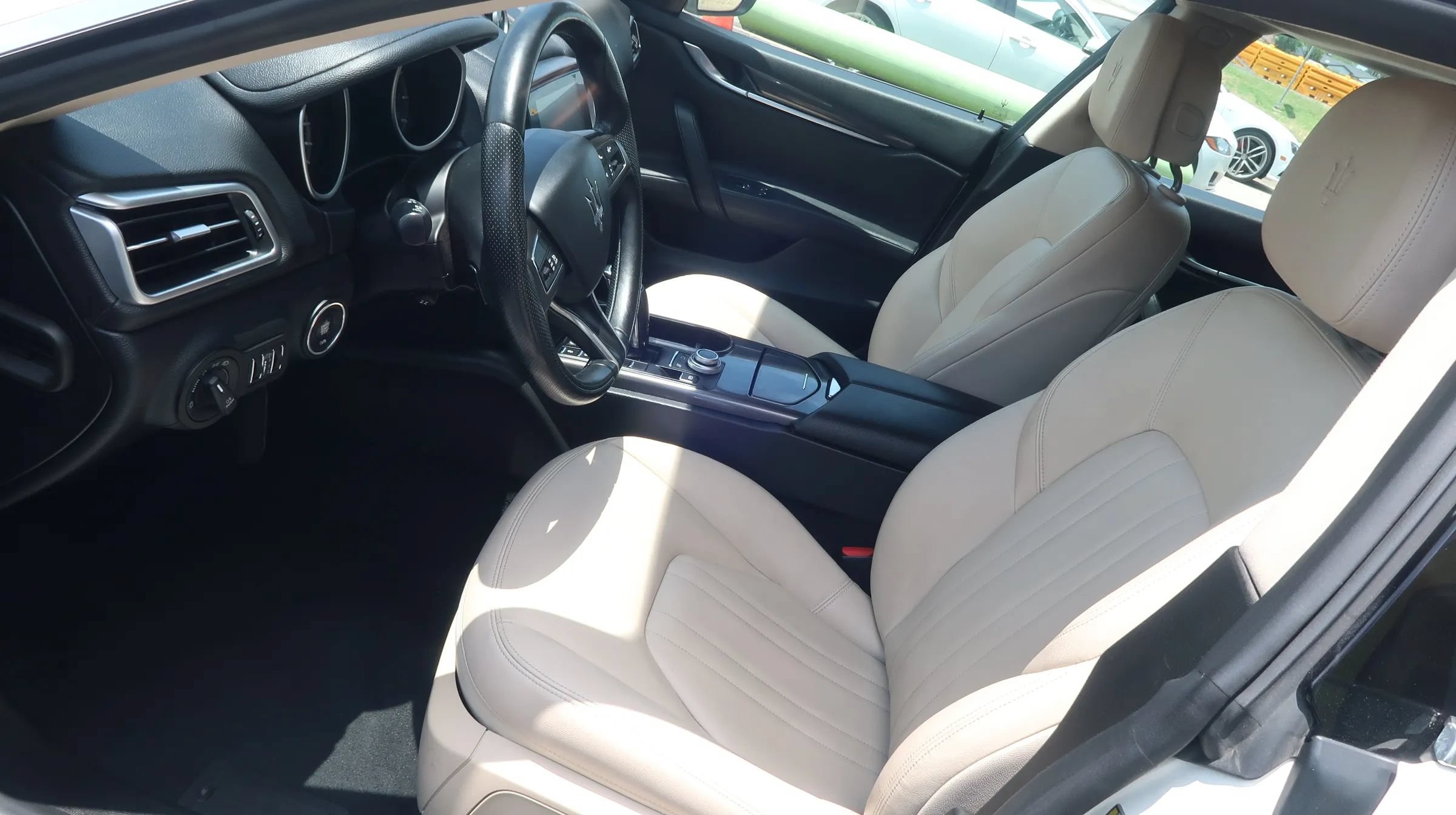 Used 2020 Maserati Ghibli RWD image 16