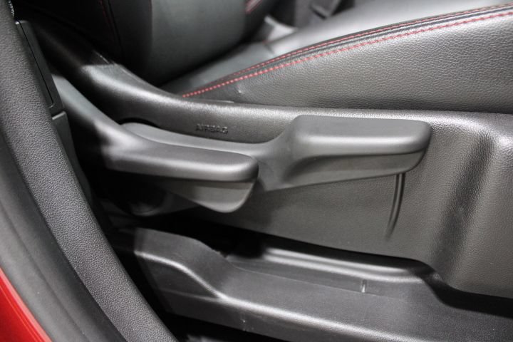 Used 2023 Chevrolet Equinox RS w/ RS Leather Package AWD/4WD image 25