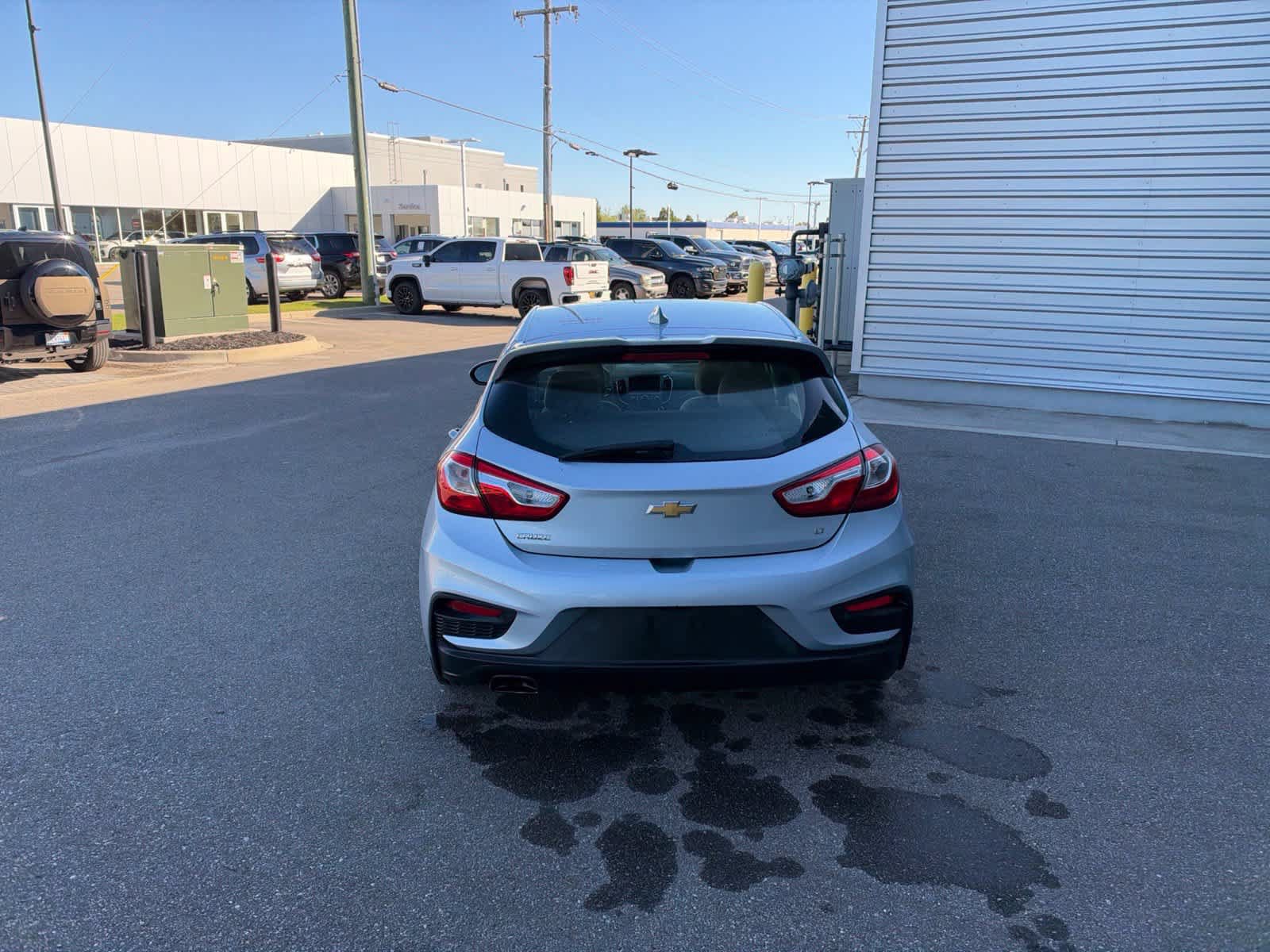 Used 2017 Chevrolet Cruze LT w/ Sun And Sound Package FWD image 4