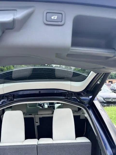 Used 2016 Land Rover Discovery Sport SE AWD/4WD image 26