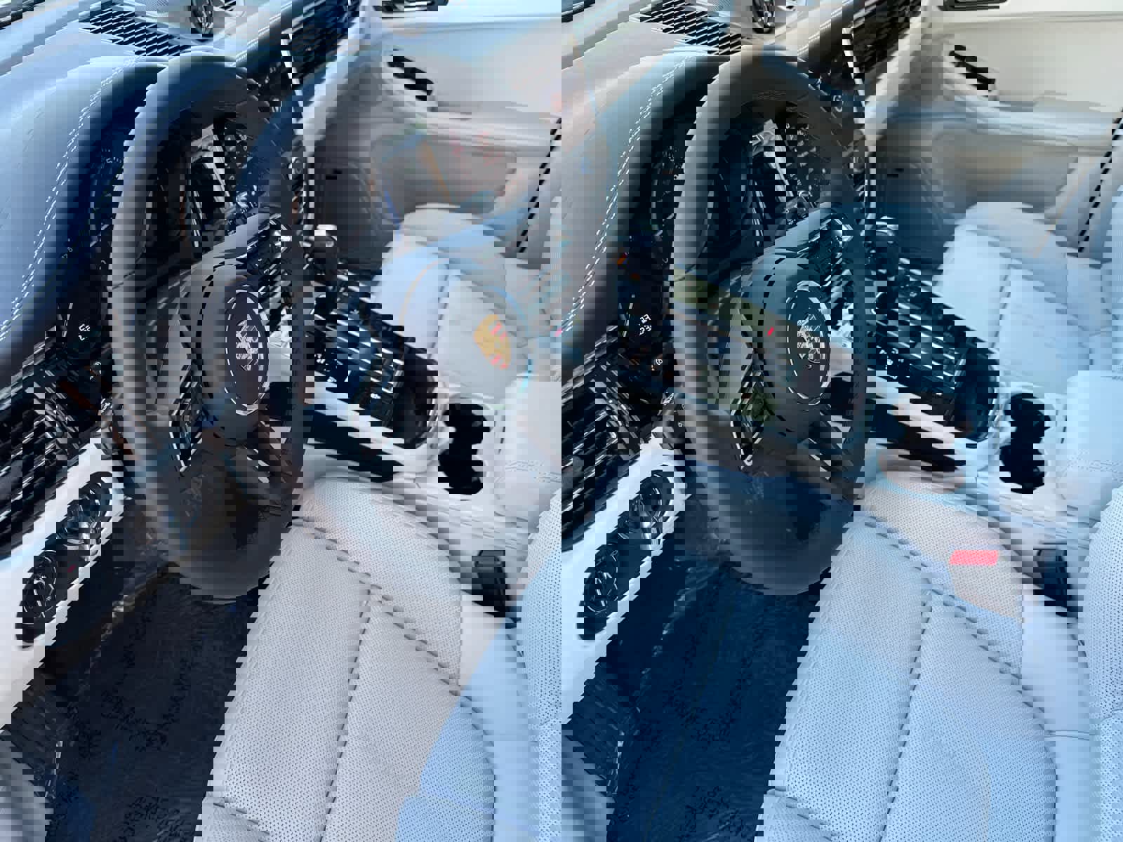 New 2026 Porsche Macan image 4