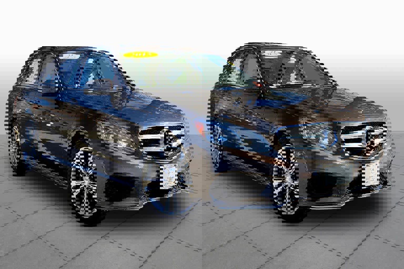 Used 2015 Mercedes-Benz E 350 4MATIC Sedan image 3