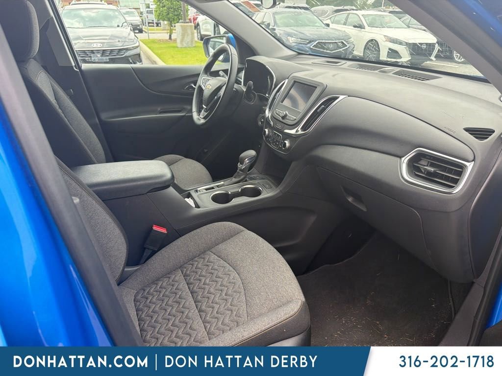 Used 2024 Chevrolet Equinox LT AWD/4WD image 2