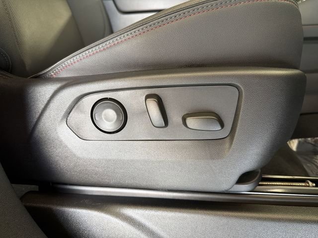 Used 2023 Chevrolet Suburban RST w/ Luxury Package image 24