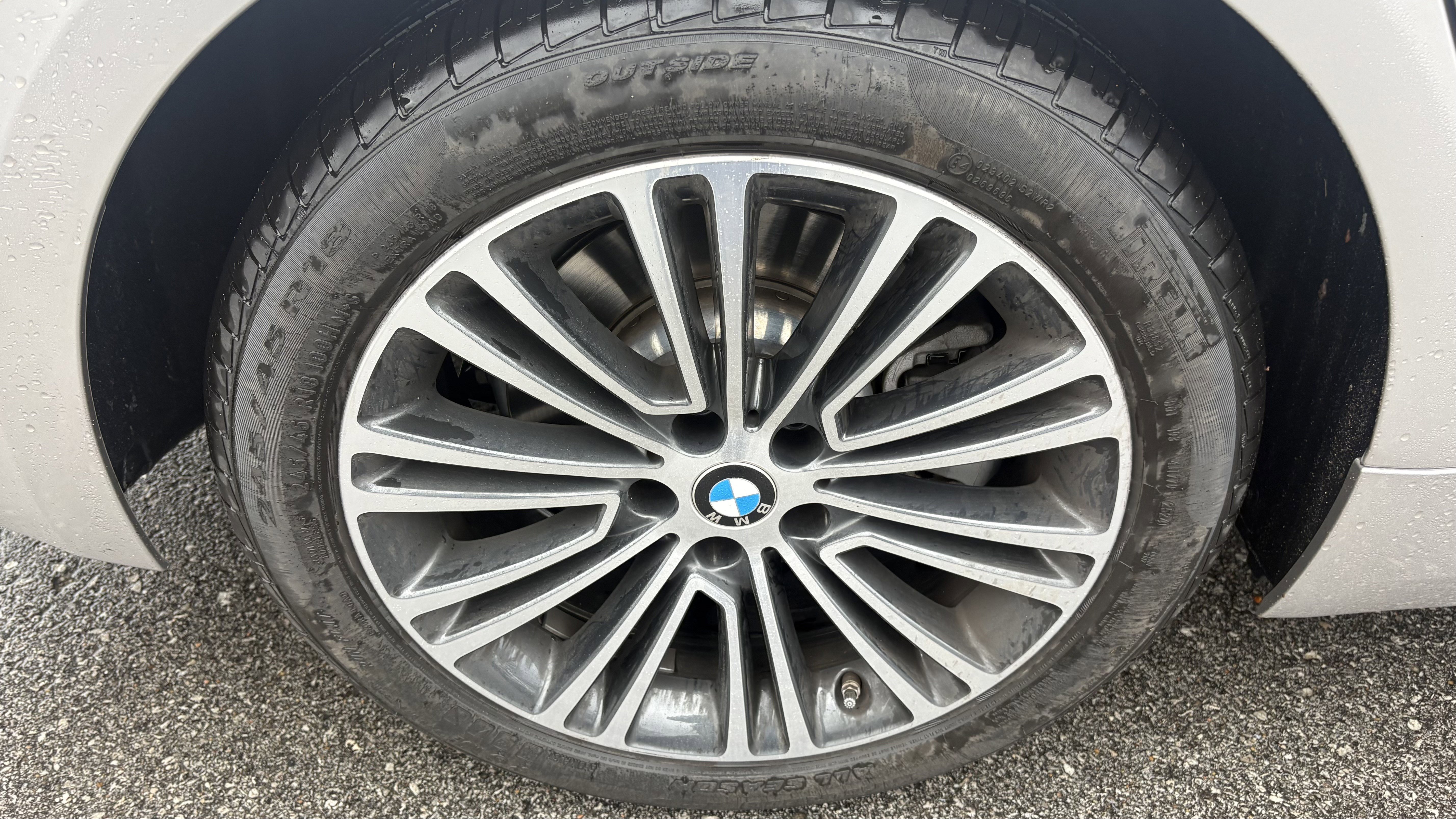 Used 2020 BMW 530i xDrive w/ Premium Package image 14