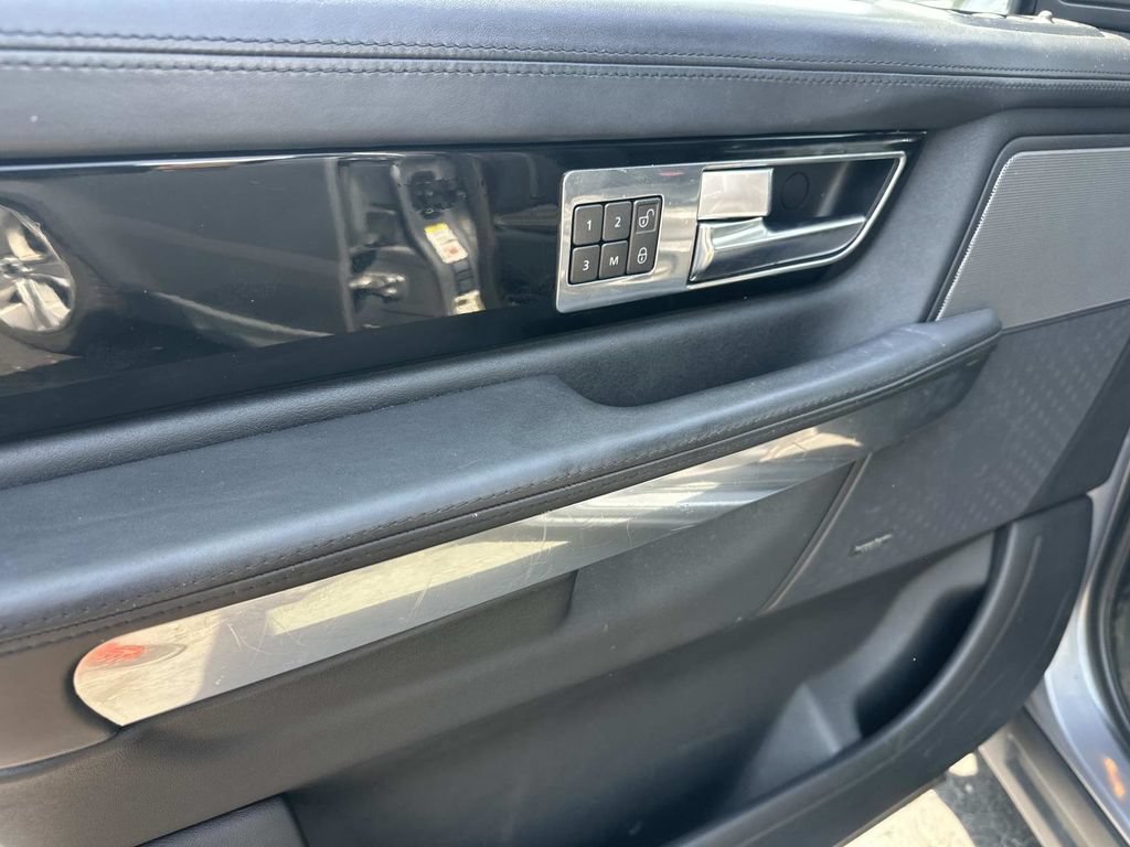 Used 2012 Land Rover Range Rover Sport HSE LUX AWD/4WD image 15