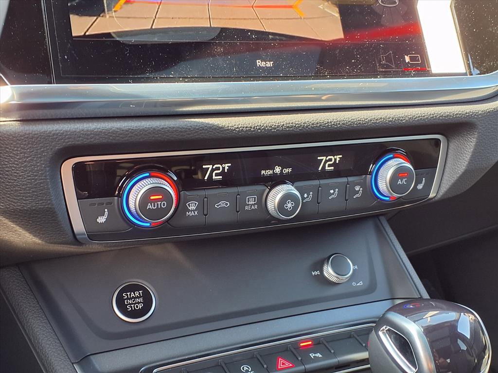 New 2025 Audi Q3 2.0T Premium image 17