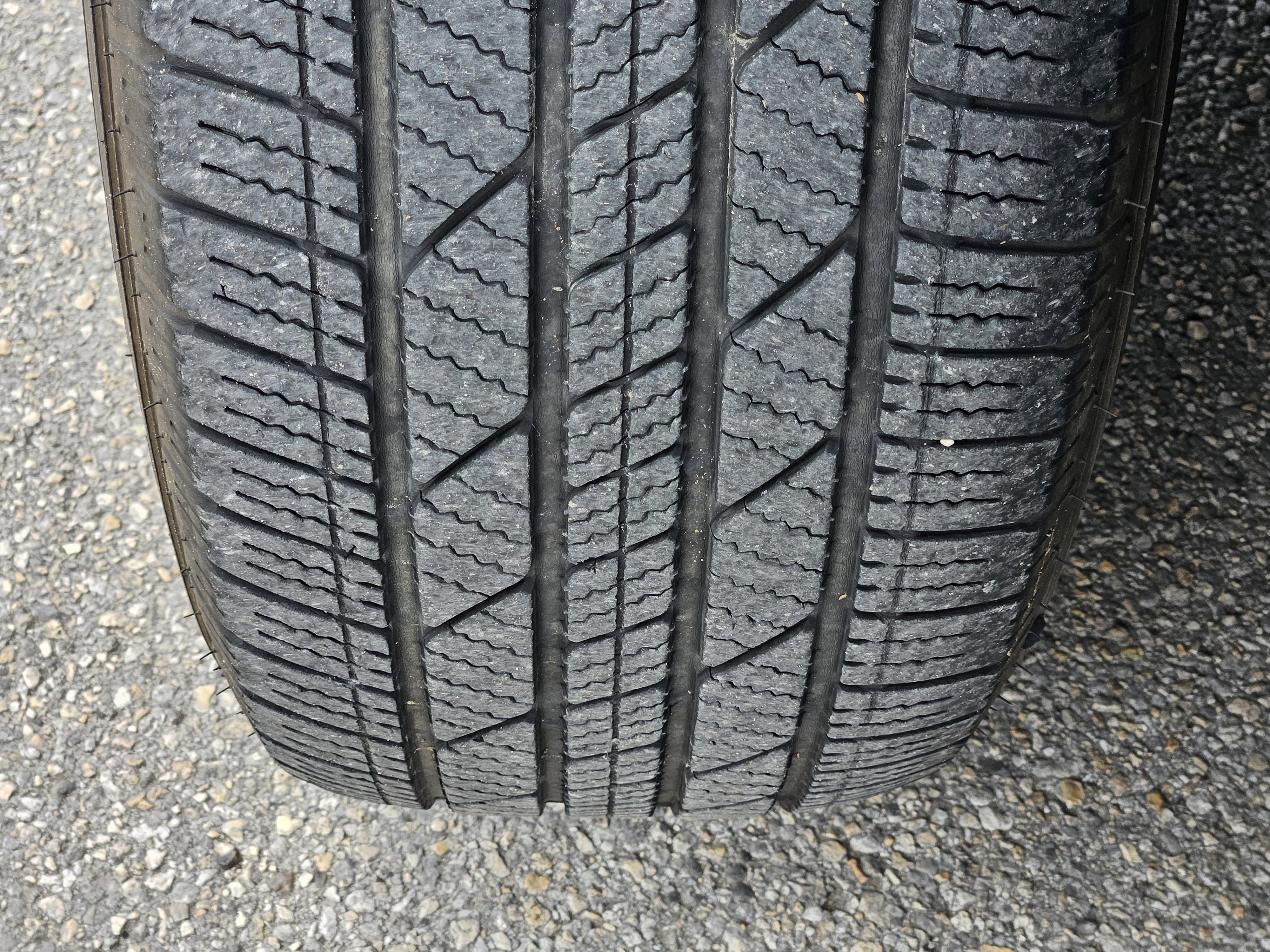 Used 2018 Chevrolet Suburban LT RWD image 11