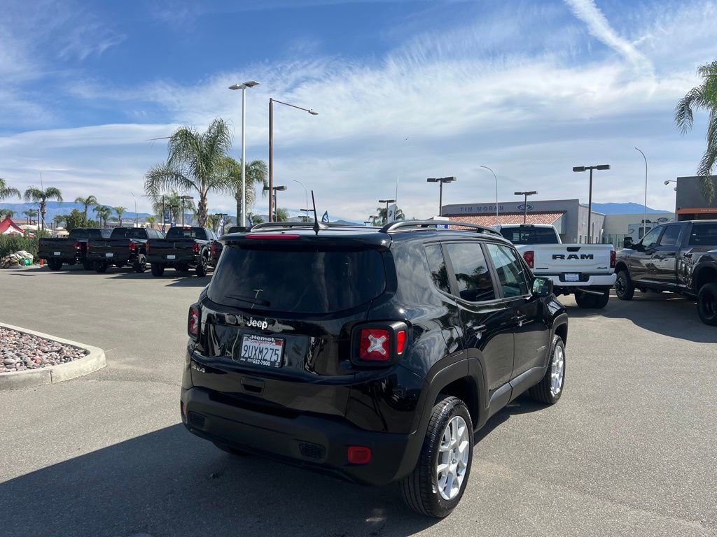 Used 2023 Jeep Renegade Latitude w/ Sun & Fun Group image 8