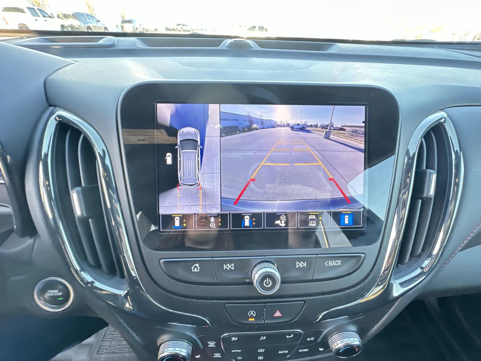 Used 2022 Chevrolet Equinox RS w/ Infotainment Package FWD image 15