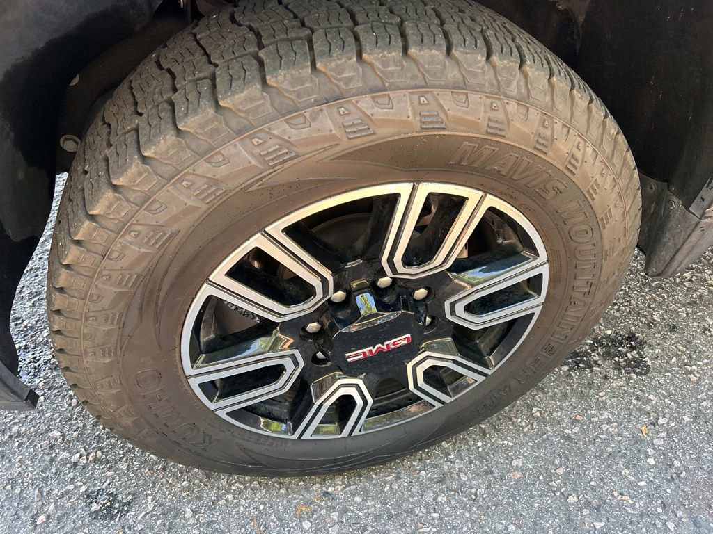 Used 2022 GMC Sierra 2500 AT4 w/ AT4 Preferred Package image 4