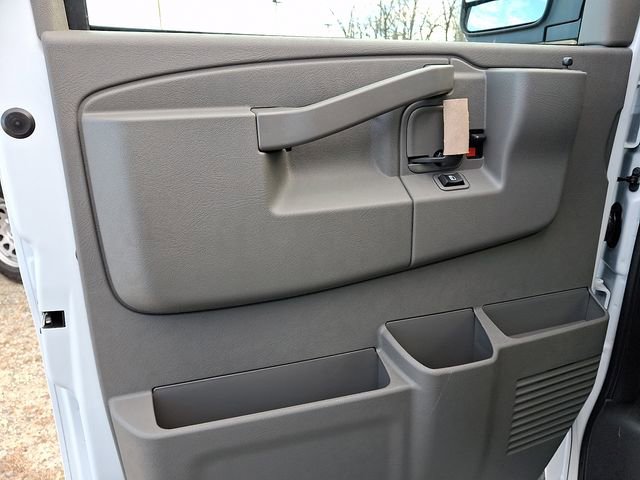 New 2025 Chevrolet Express 3500 LS image 8