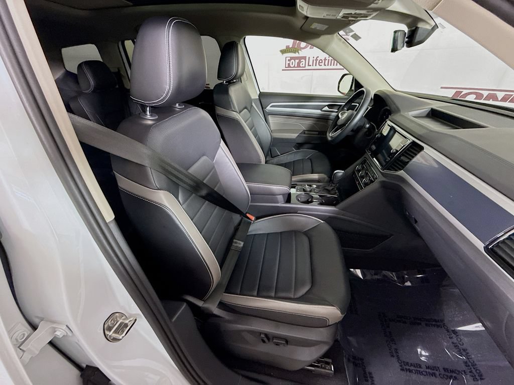 Used 2022 Volkswagen Atlas SEL Premium AWD/4WD image 35