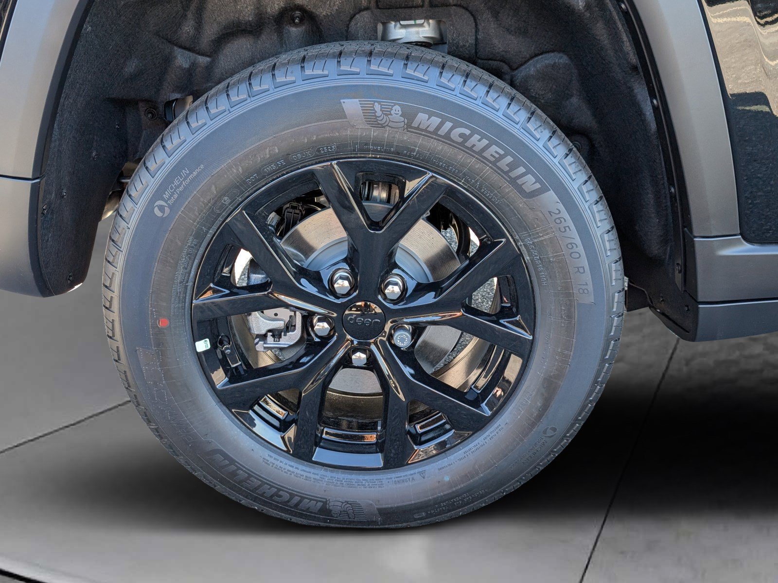 New 2025 Jeep Grand Cherokee Altitude AWD/4WD image 8