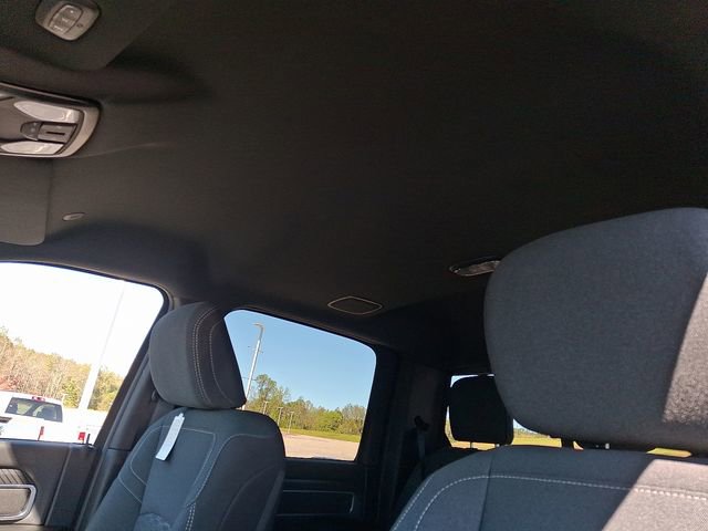 Used 2025 RAM 5500 4x4 Crew Cab image 13