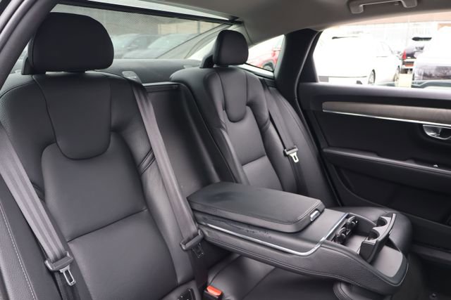 Used 2024 Volvo S90 B6 Plus AWD/4WD image 18
