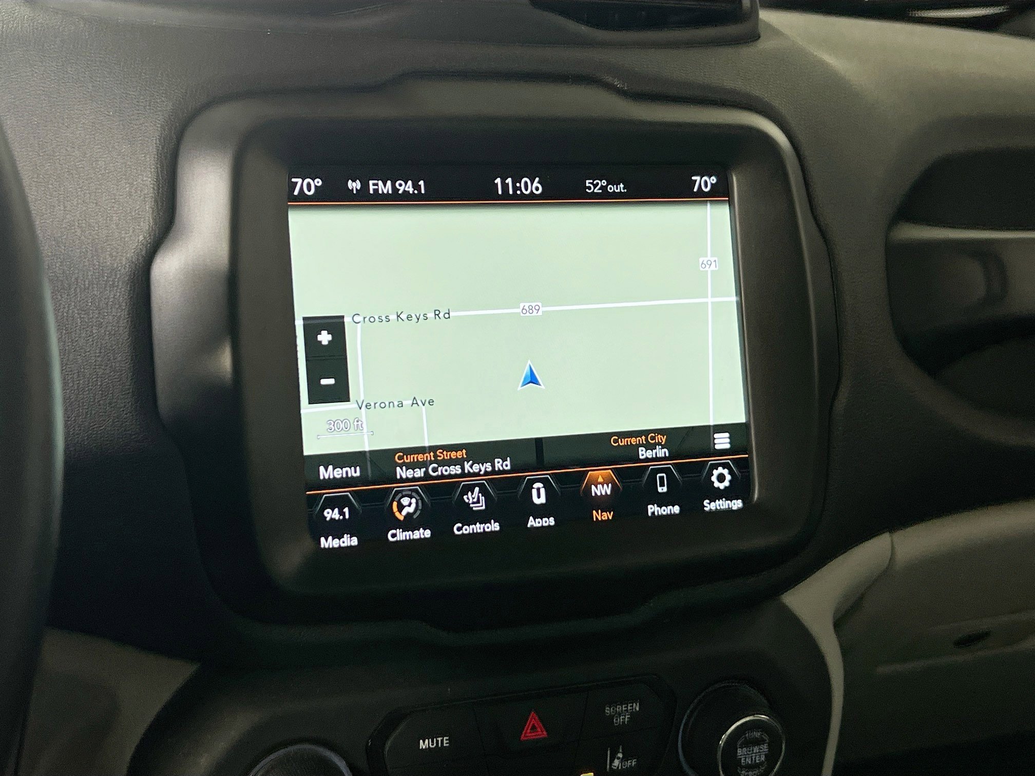 Used 2022 Jeep Renegade Limited AWD/4WD image 13