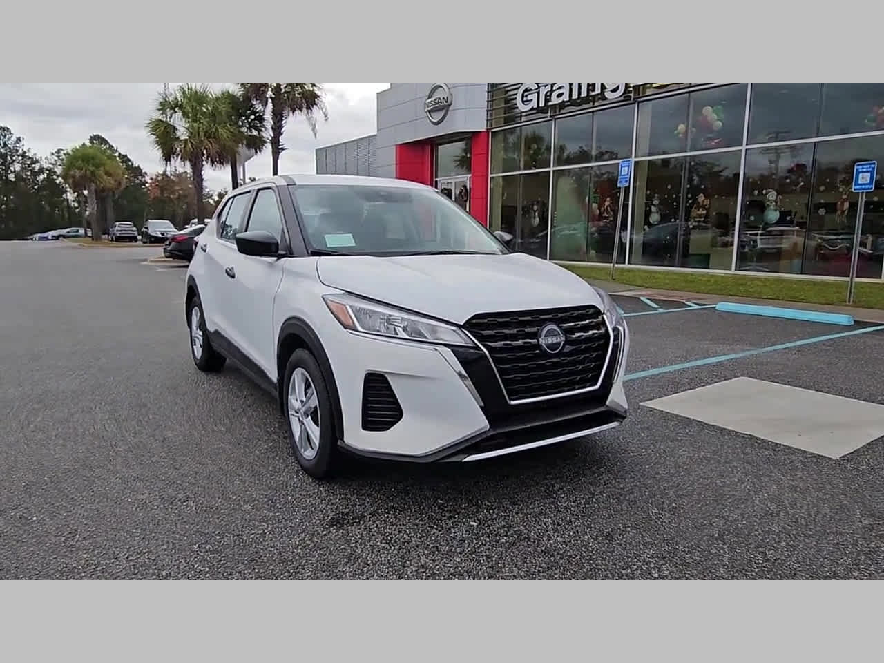 New 2025 Nissan Kicks Play S image 18