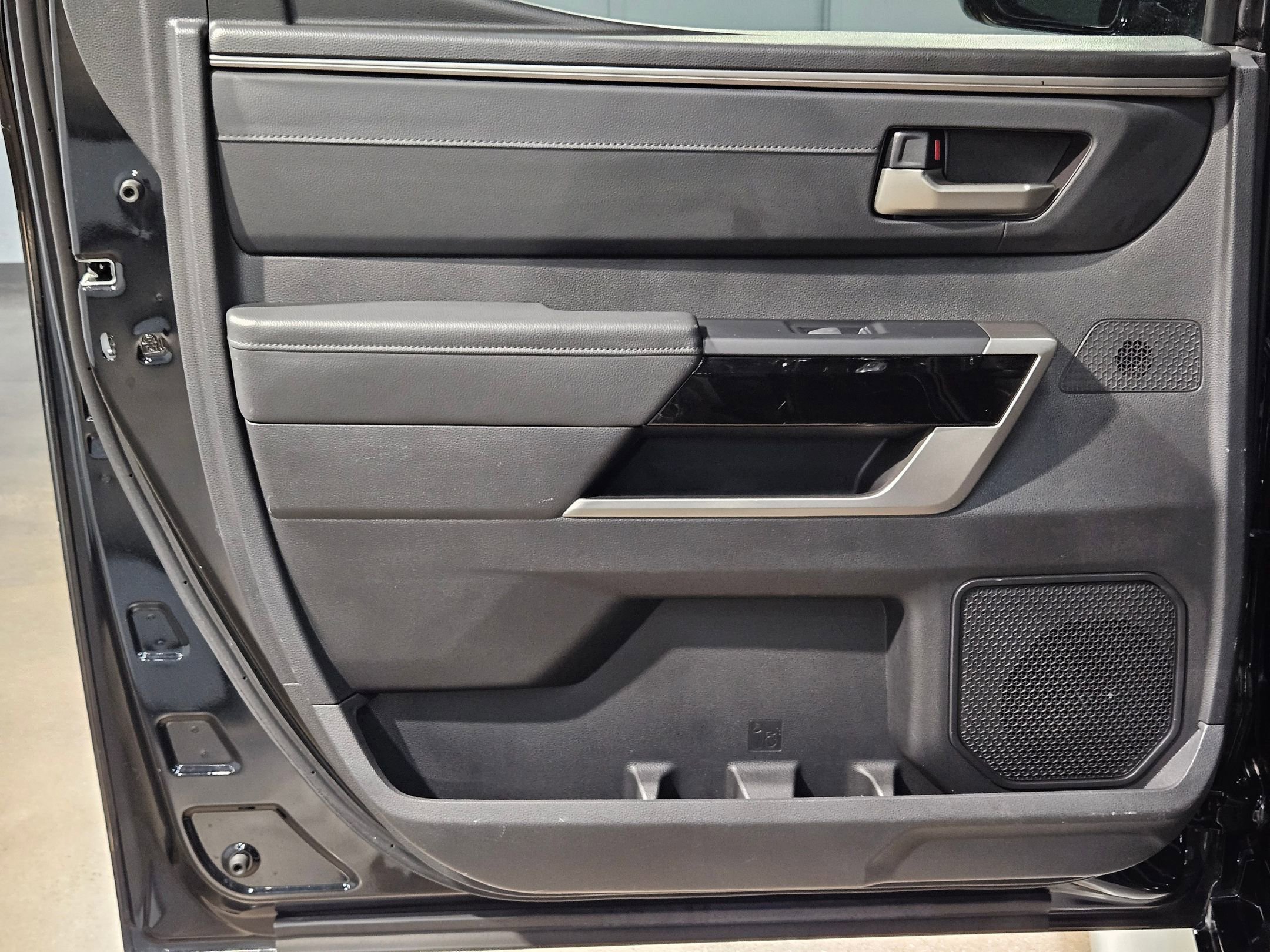 Used 2023 Toyota Tundra Limited w/ Power Package image 35