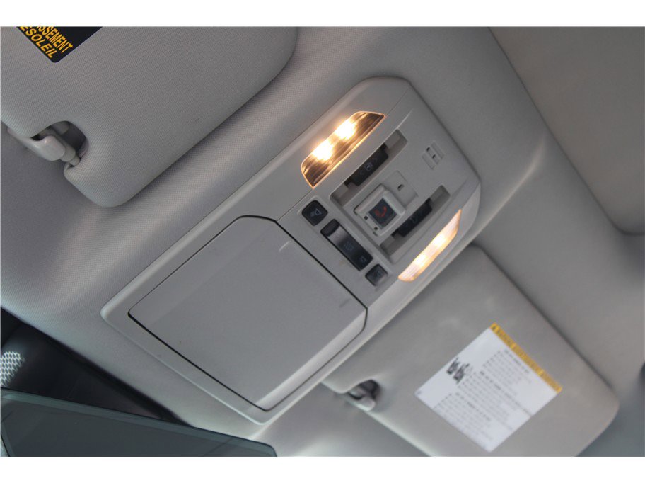 Used 2022 Toyota Highlander Platinum AWD/4WD image 32