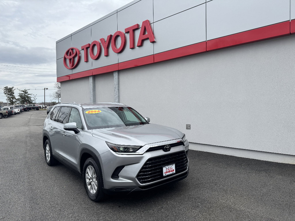 Used 2024 Toyota Grand Highlander XLE image 1