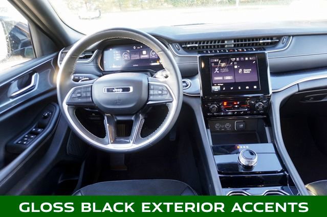 Used 2023 Jeep Grand Cherokee Altitude image 9