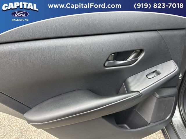 Used 2025 Nissan Sentra SV FWD image 17