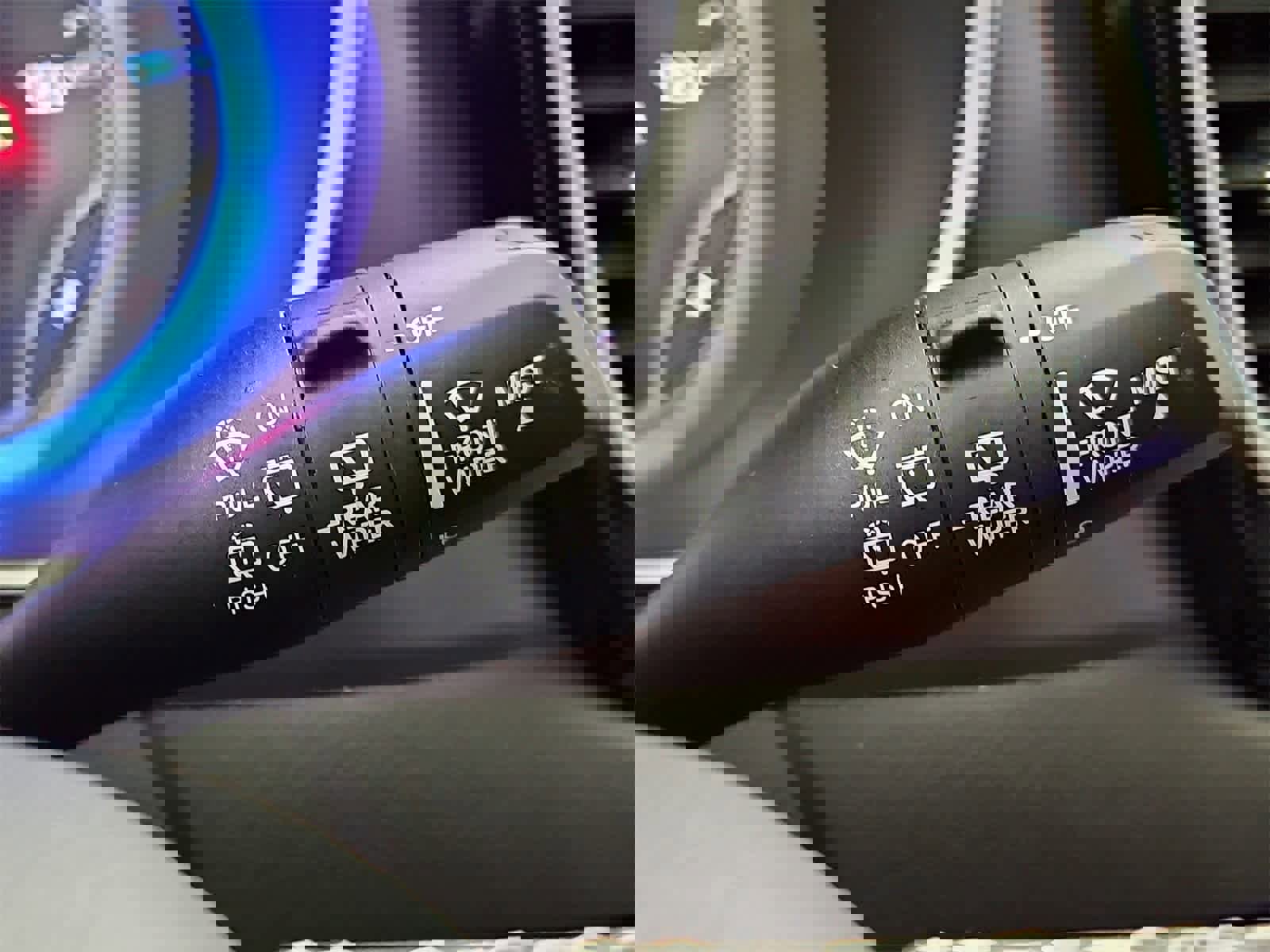 Used 2024 Chrysler Pacifica Touring-L image 25