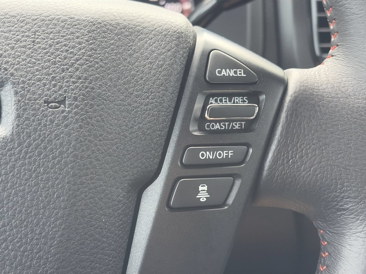 Used 2024 Nissan Titan PRO-4X w/ Pro-4x Convenience Package AWD/4WD image 16