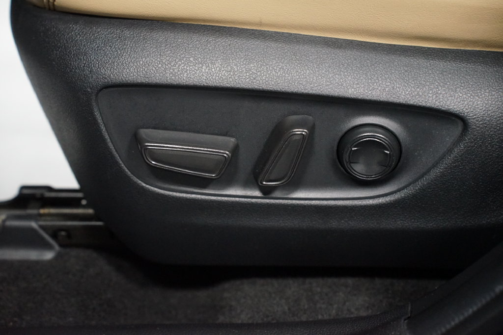 Used 2022 Toyota RAV4 XLE Premium FWD image 32