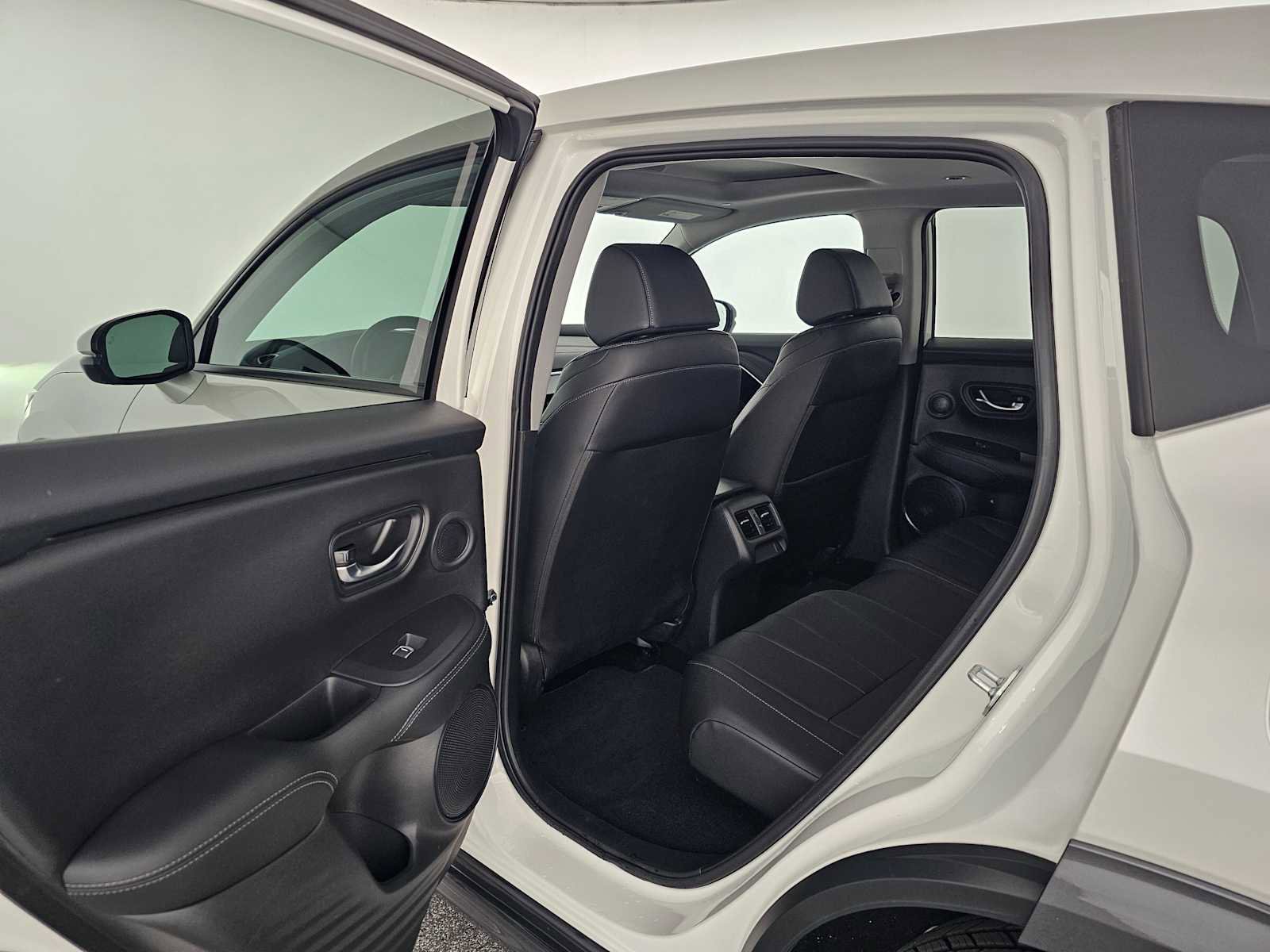 Used 2025 Acura ADX FWD image 15