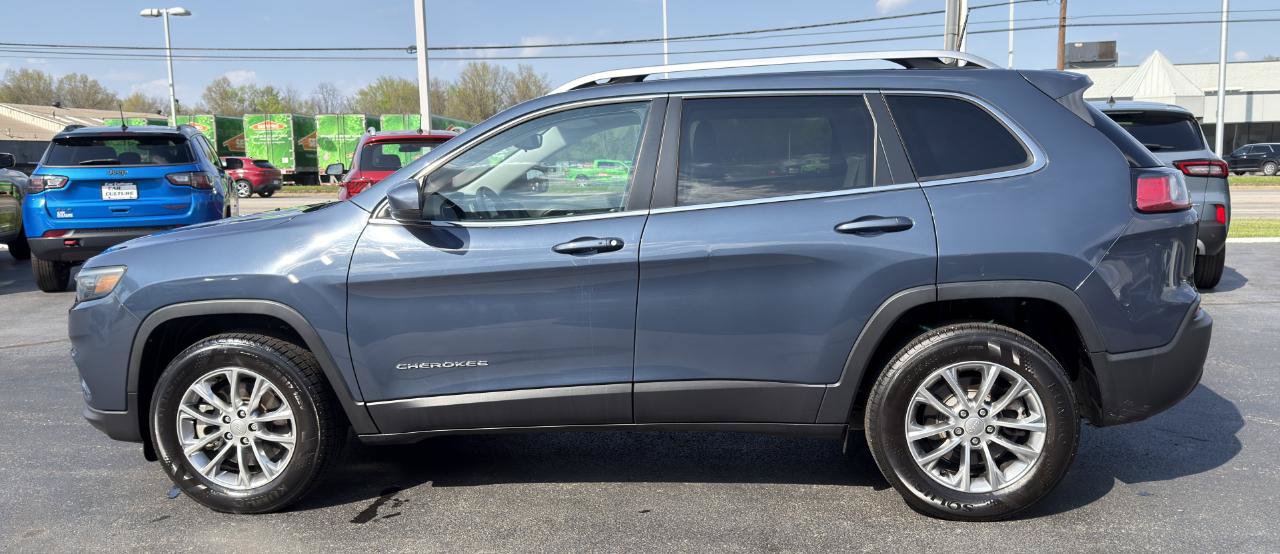Used 2021 Jeep Cherokee Latitude Lux w/ Sun & Sound Group AWD/4WD image 12