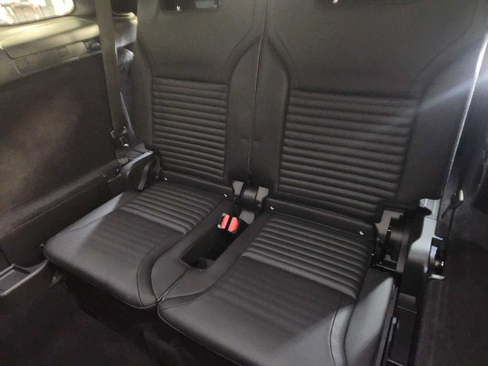 Used 2026 Land Rover Discovery S AWD/4WD image 30