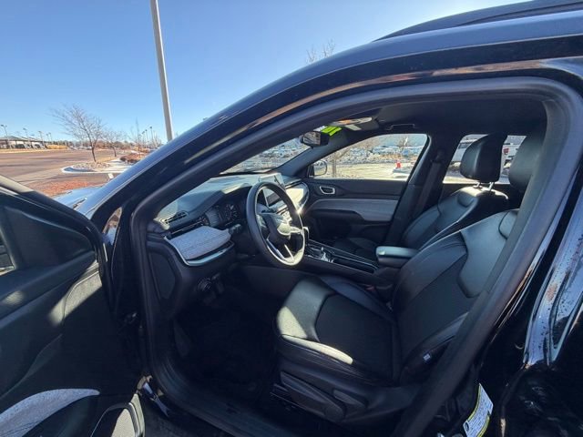 Used 2024 Jeep Compass Latitude image 12